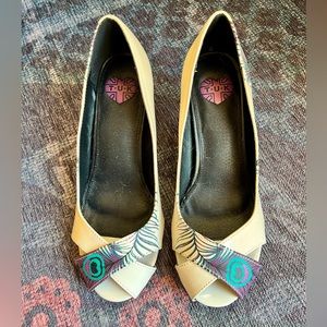 TUK Peacock Retro Peep Toe White Heels Rockabilly Size 7 - New